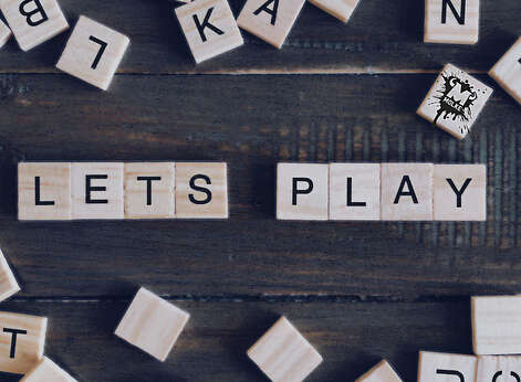 Buchstabenlegesteine (Foto: Canva)