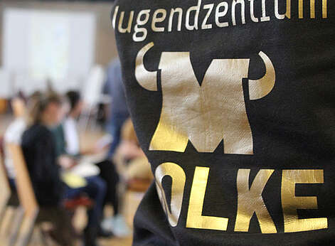 Das Logo vom Jugendzentrum Molke auf einem Pullover